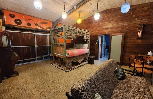 Austinville House | The Shed Conversion with Hot tub and amazing views: Building#5