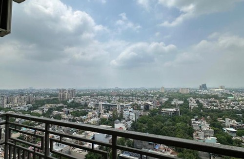 Greater Noida Bed & Breakfast | The sky cabin