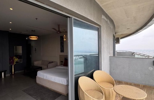 Noida Apartment | The Sky Stay