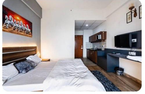 Greater Noida Apartment | The Snow touch stay