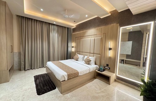 Kanpur Hotel | The SRM Crystal