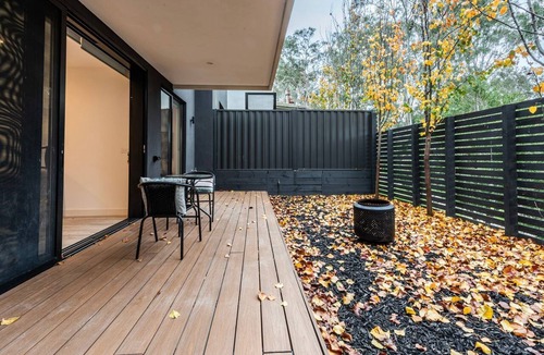 Templestowe Lower House | The Treetop Townhouse in Templestowe