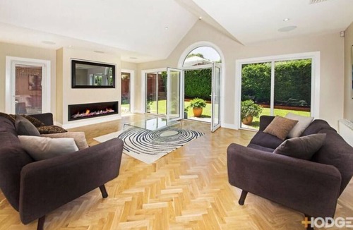 Hampton House | The ultimate Bayside lifestyle entertainer with adaptable accommodation.