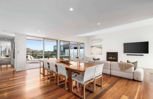 Torquay House | The Ultimate Sands Retreat Pool, Beach & Golf