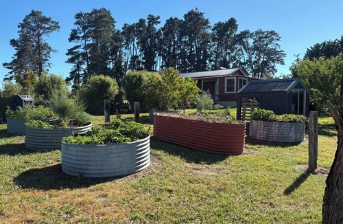 Kentucky Apartment | "The Valley " Studio Kentucky. Set on a quiet country rd with a divine outlook.