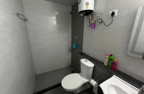 Gurugram Apartment | The Viewpoint Suites- Netflix, Hotstar, Wi-Fi