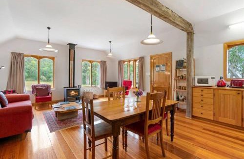 Kettering Apartment | The Wine Loft - A unique family getaway at Herons Rise Vineyard