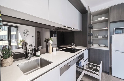 Docklands Apartment | This apartment is a 1 bedroom(s), 1 bathrooms, located in Docklands, VIC.