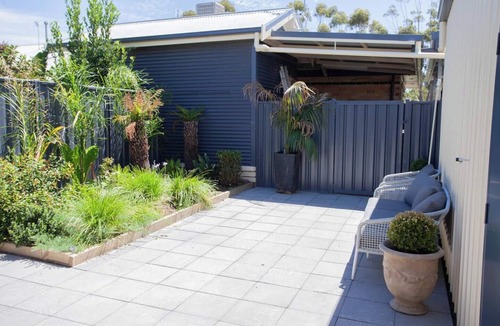 Horsham House | This charming 1-bedroom home in Horsham is perfect for a relaxing getaway
