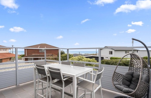 Indented Head House | Tides Edge - Your Coastal Retreat One Street from the Beach