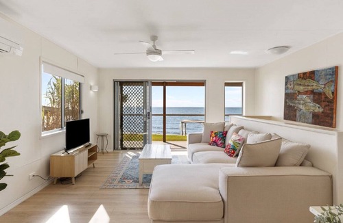 Beachmere House | Time to Drift, Time to Reset