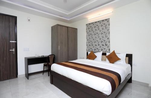 DLF Phase 3 Hotel | Tipsyy Inn 015