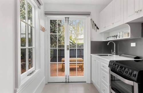 Battery Point House | Toris Cottage Stroll to Vibrant Salamanca