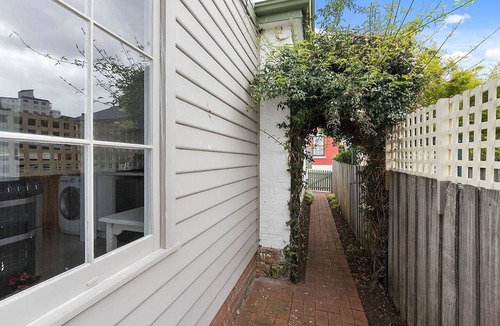 Battery Point House | Toris on Hampden Heritage Charm Near Salamanca
