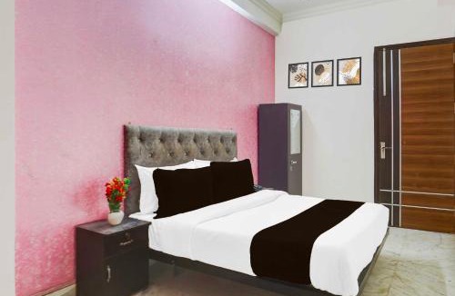 Ghaziabad Hotel | Townhouse Oak Johri Enclave Metro Station Second Home