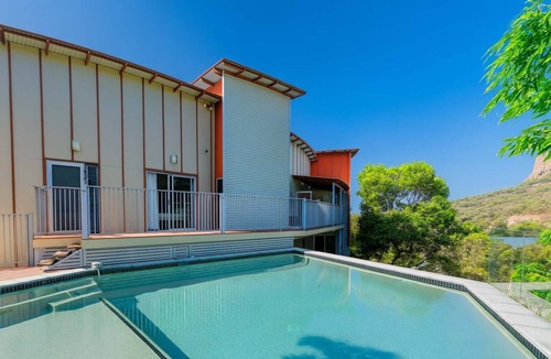 Castle Hill House | Townsville Castle Hill Retreat with Pool & Ocean Views