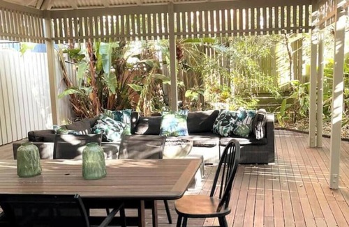 Coolum Beach Apartment | Tranquil 1-bedroom apartment with AC in Coolum Beach