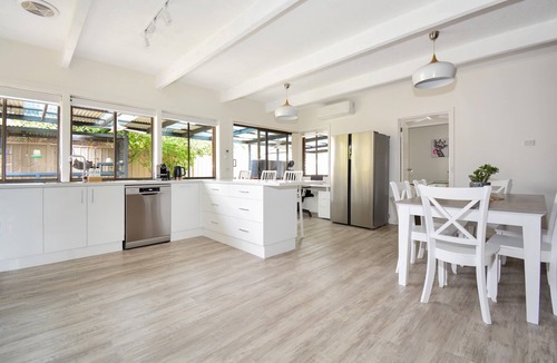 Tocumwal House | Tranquil Getaway by the Murray River