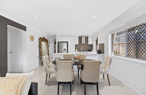 North Lakes House | Tranquil Retreat Brisbane North