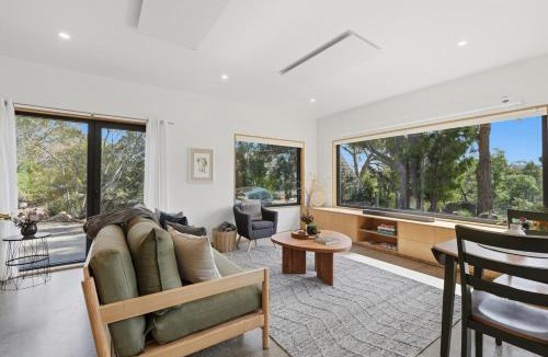 Coningham House | Tranquility Base - 1 Bedroom Cabin - Oceanview
