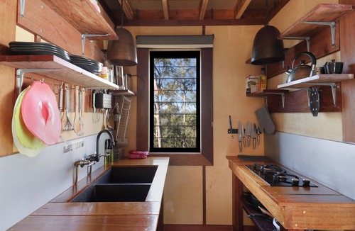 Austinville House | TREE HOUSE #2. Private, Tri-level with Gold Coast Hinterland Views
