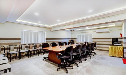Yeshwanthpur Hotel | Treebo Galaxy Suites Near Yeshwanthpur Railway Station