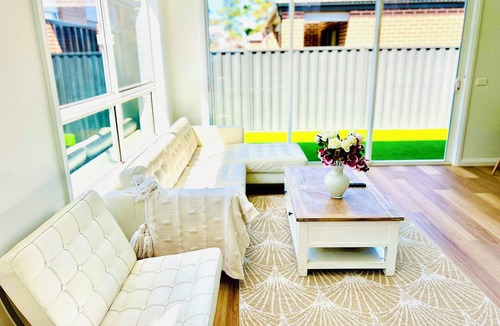 Melton South House | Tremendous 4-bedroom house with AC, billiards & ping pong in Strathtulloh