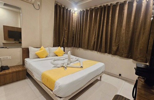 Khadki Hotel | Trimurti Executive