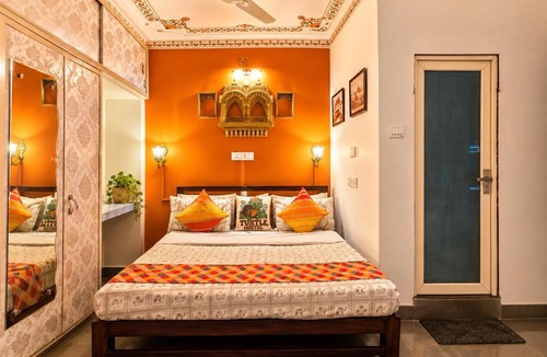 Lake Swaroop Sagar Hostel | Turtle Hostel Udaipur- Lake Pichola View & Rooftop