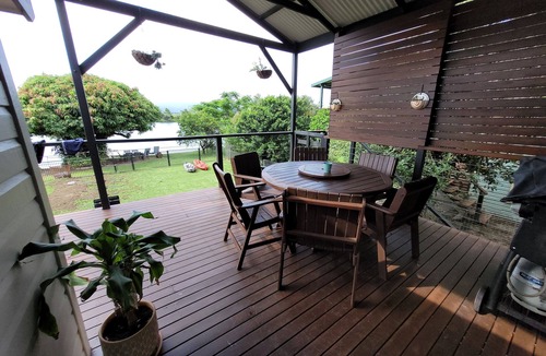 South Murwillumbah House | Tweed River Waterfront Cottage