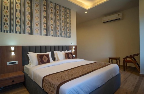 Shavri Colony Hotel | UDAISA - The Luxury Art