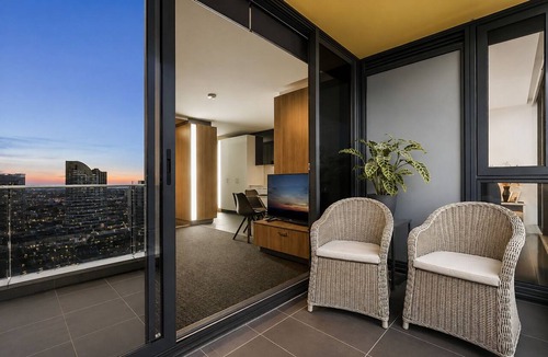 Melbourne Central Business District Apartment | Upper West Side by Ready Set Stay