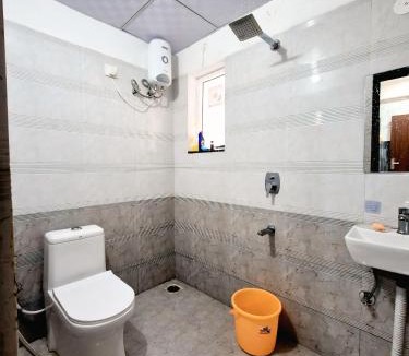 Jaipur Apartment | Vaidehi Vibe's by Vikas