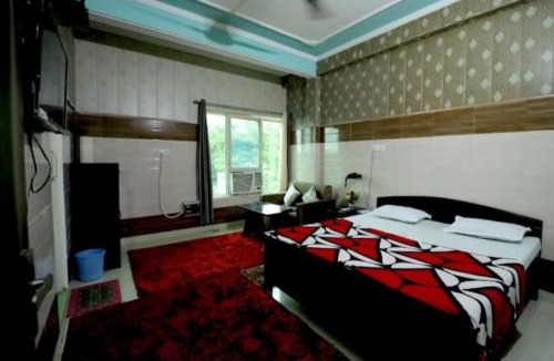 Thakurdwara Hotel | Vatsal hotel