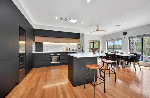 North Rothbury House | Vine & Valley Retreat