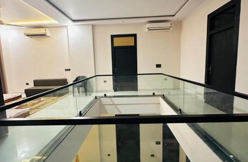 Hasanganj Villa | Vishranti Spacious Villa with Pool & Sunlit Spaces