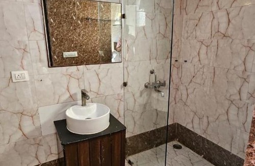 Vrindavan Hotel | Vrindavan Spritual Stay