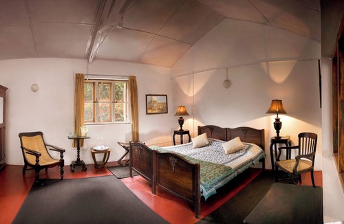 Attadi Hotel | Wallwood Garden Coonoor