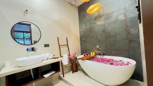 Garjia Villa | Walnut Villa Brand New Pool Villa Jim Corbett