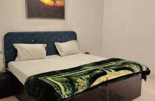 Sanwer House | Wanderers Den Homestay