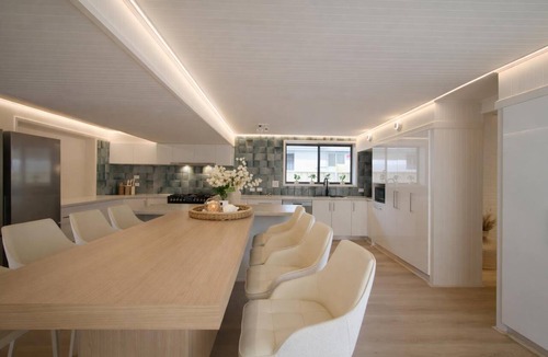 Balmoral House | Waterfront Home Perfect For Families in Balmoral