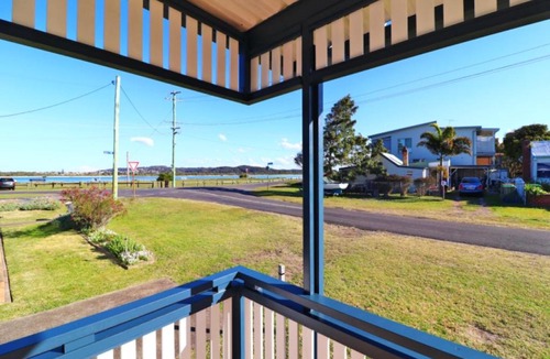 Blacksmiths House | Waterside Retreat at Blacksmiths Beach - Swansea Channel