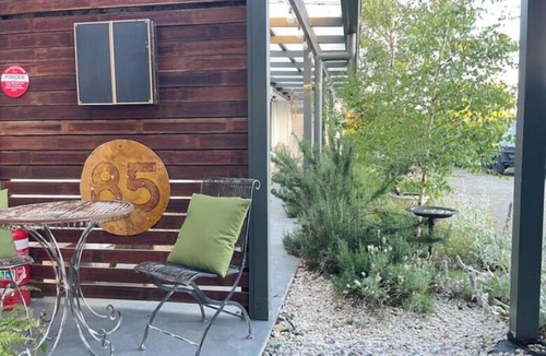 Moss Vale House | Wedding central. Close to caves, canyons, winery's, waterfalls & exciting venues
