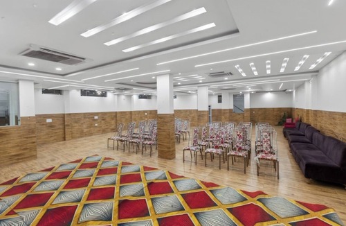 Faizabad Hotel | Welcoming 9-bedroom hotel with AC in vibrant Faizabad