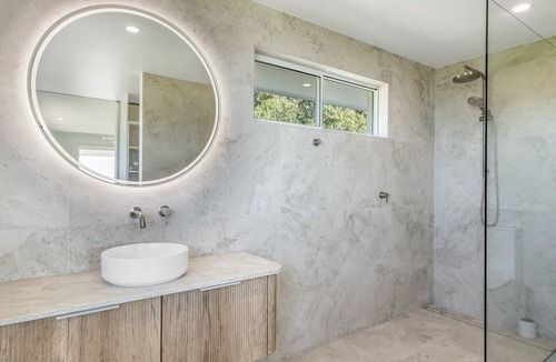 Lennox Head House | Whale Watcher - elevated coastal escape