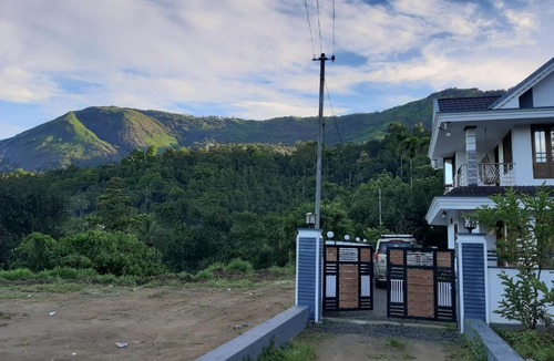 Devikolam House | White Petals Munnar - 3 BHK Homestay - Available For Indian Nationals Only - Family Villa - Kitchen available on request