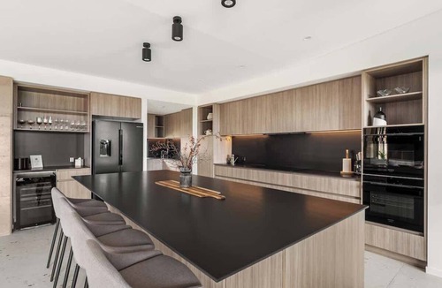 Yallingup House | Windsong—Sleek Bushland Haven near Yallingup Beach