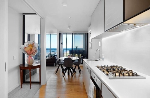 Werribee South Apartment | Wyndham Harbour Luxury Bayside Haven