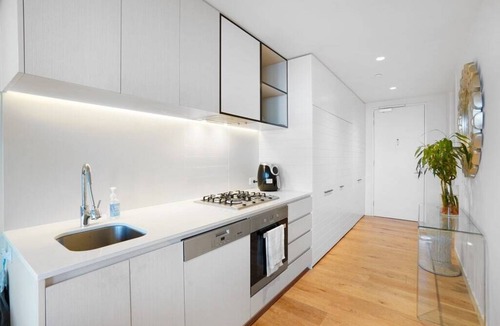 Werribee South Apartment | Wyndham Harbour Luxury Bayside Haven