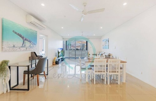 Darwin City Centre Condo | ZEN At ARRAY - 2 Bedroom Retreat in CBD